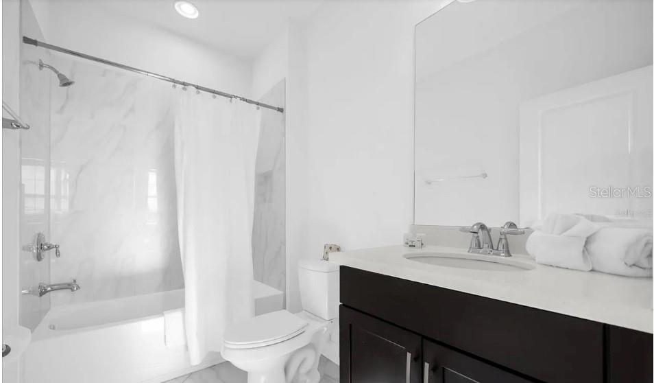 Image 21 of 42 For 450 Captiva Drive