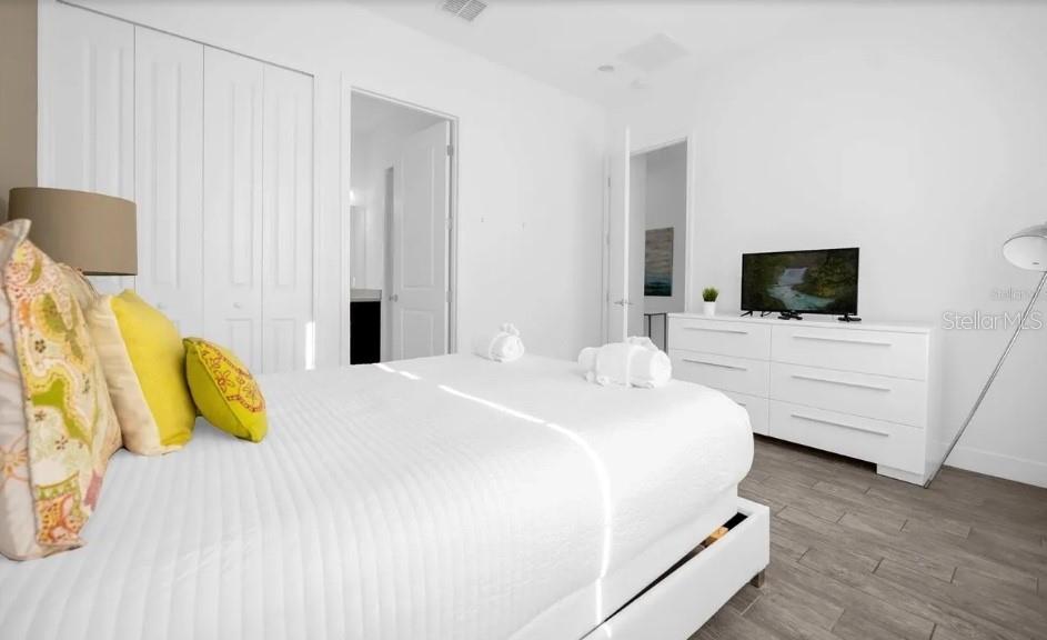 Image 30 of 42 For 450 Captiva Drive