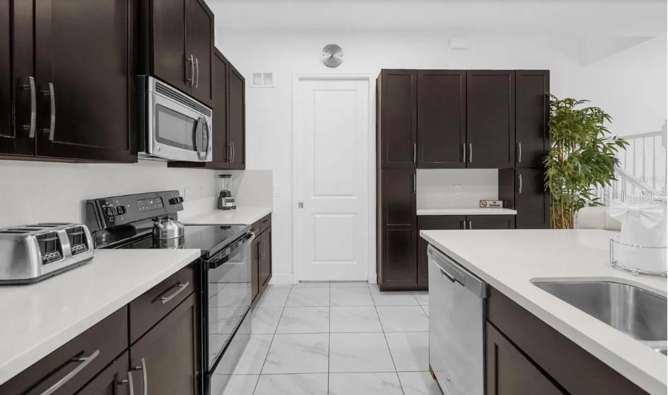 Image 4 of 42 For 450 Captiva Drive