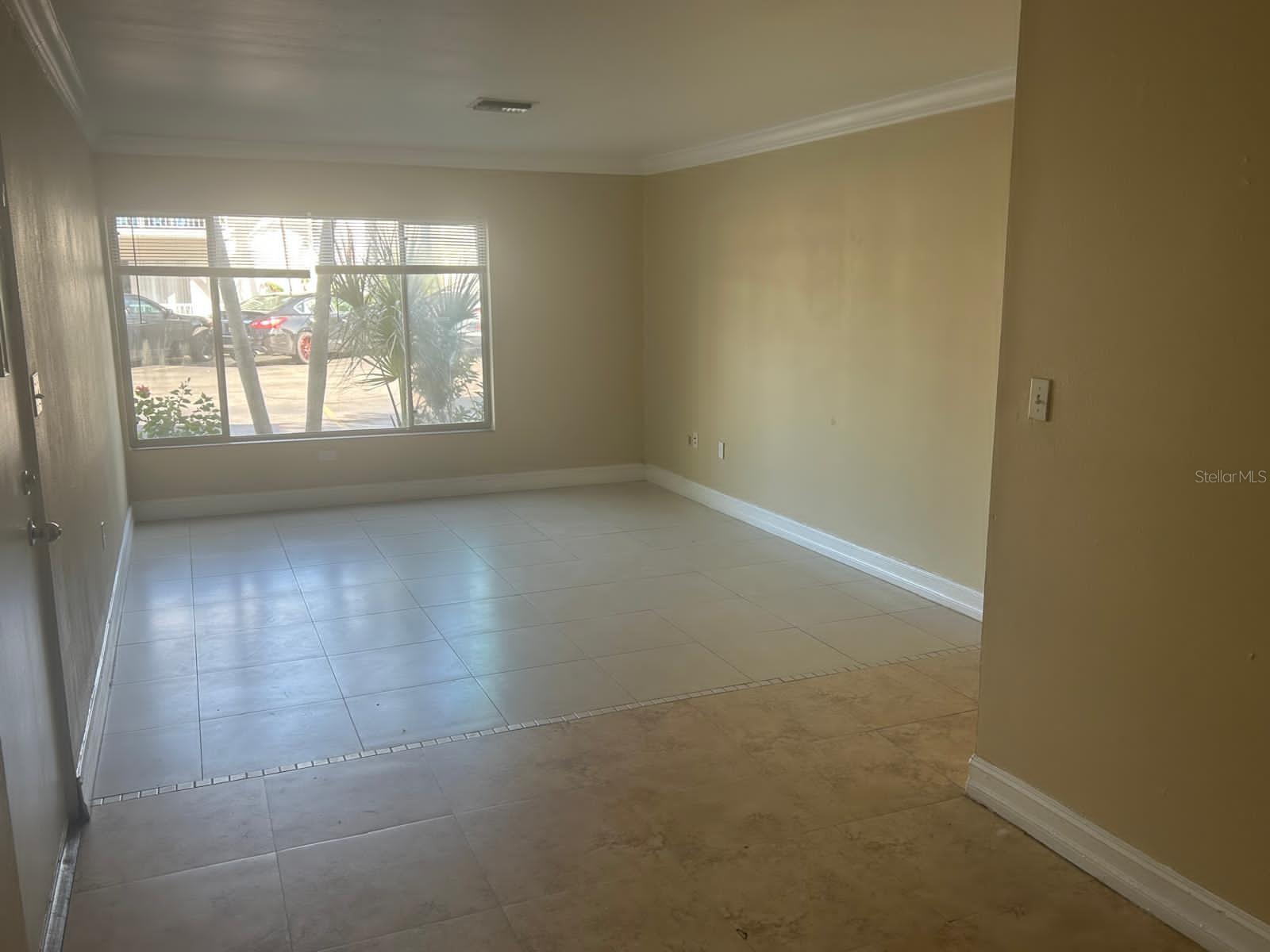 Image 4 of 25 For 1830 Maravilla Avenue 106