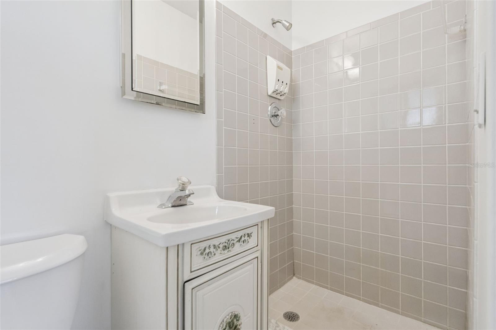 Image 25 of 45 For 2513 Highland Avenue