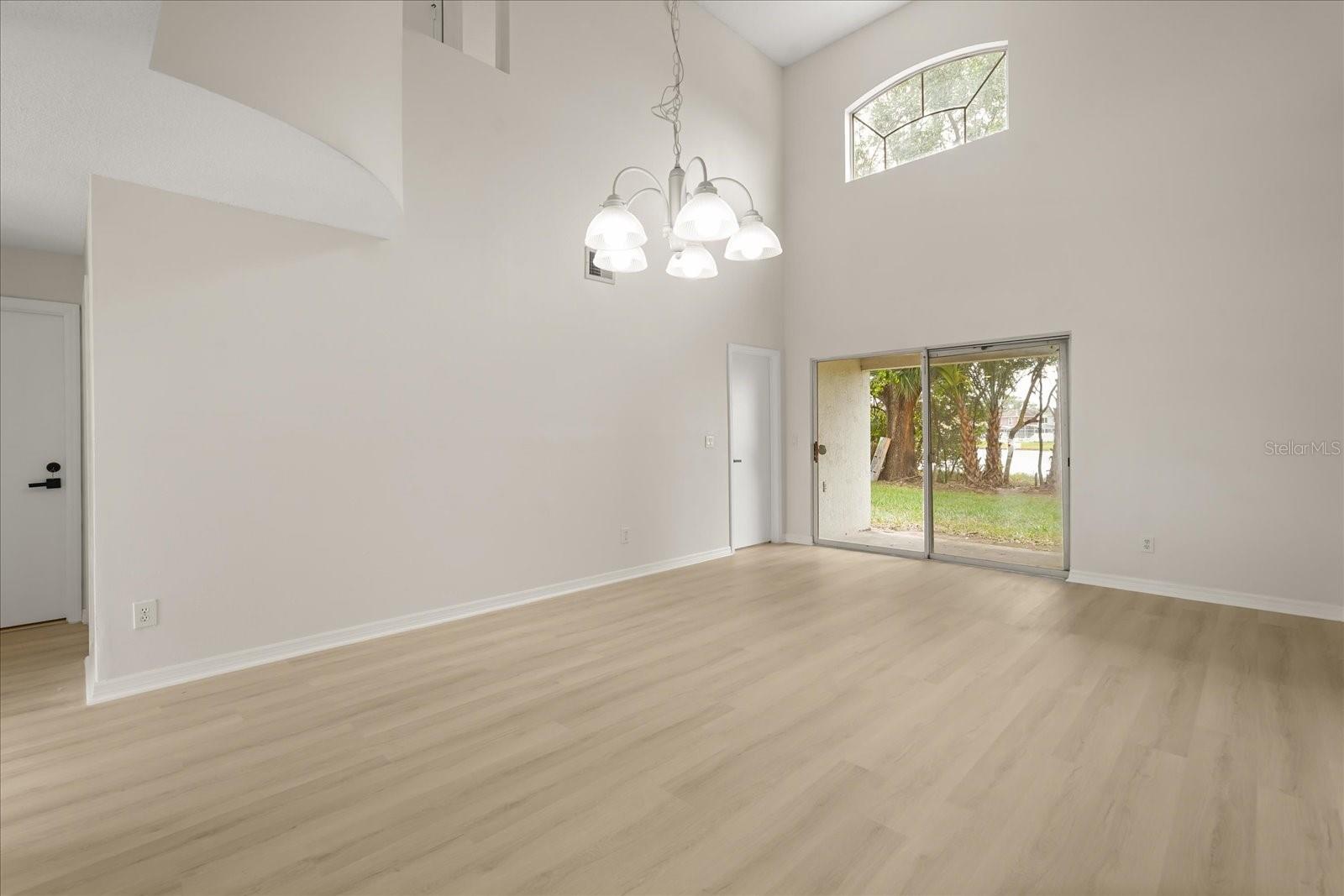 Listing photo id 8 for 14396 Island Cove Drive