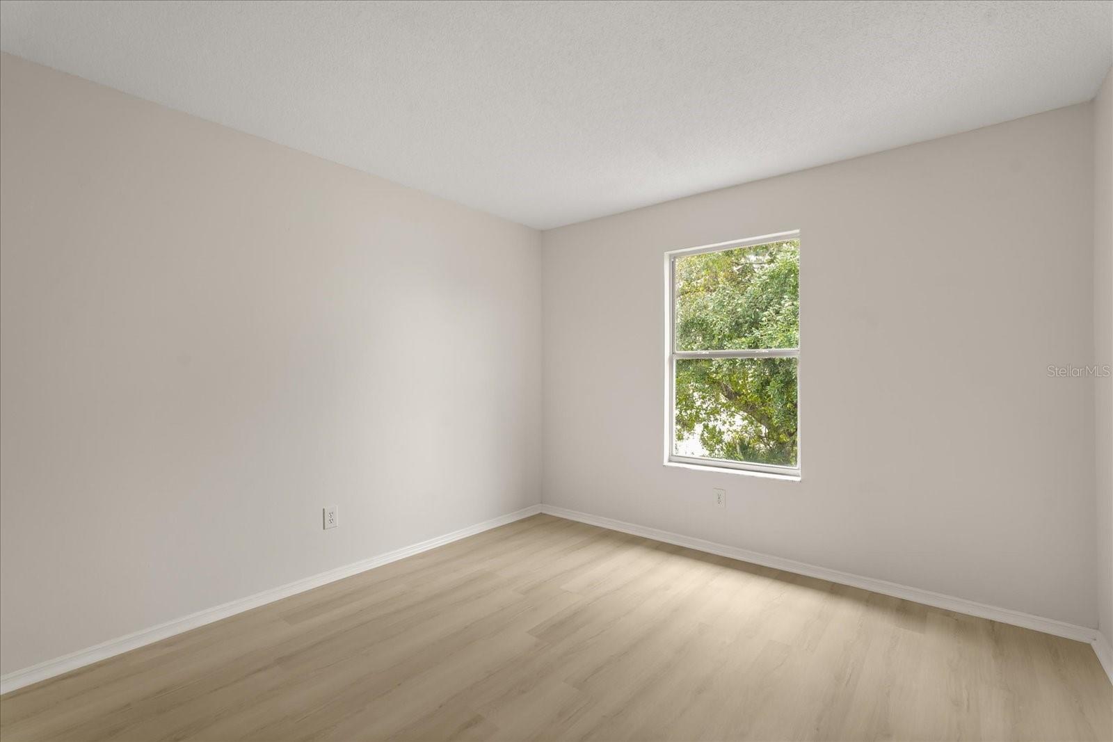 Listing photo id 13 for 14396 Island Cove Drive