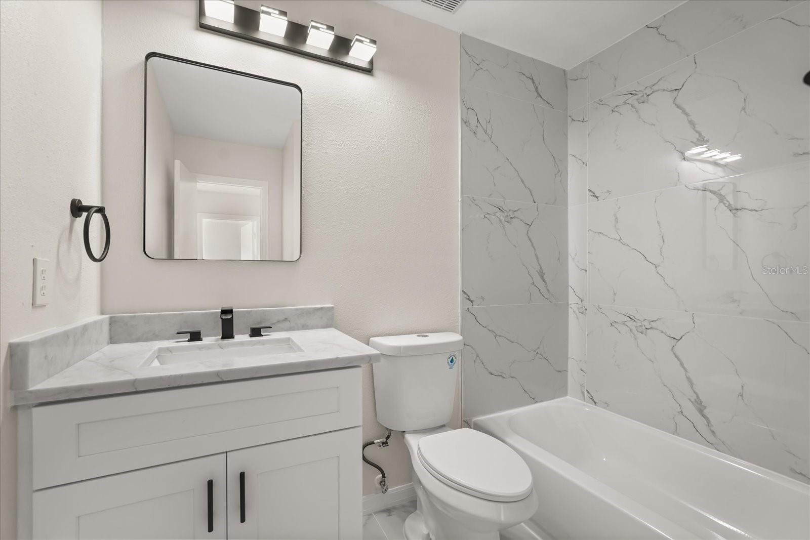 Listing photo id 19 for 14396 Island Cove Drive