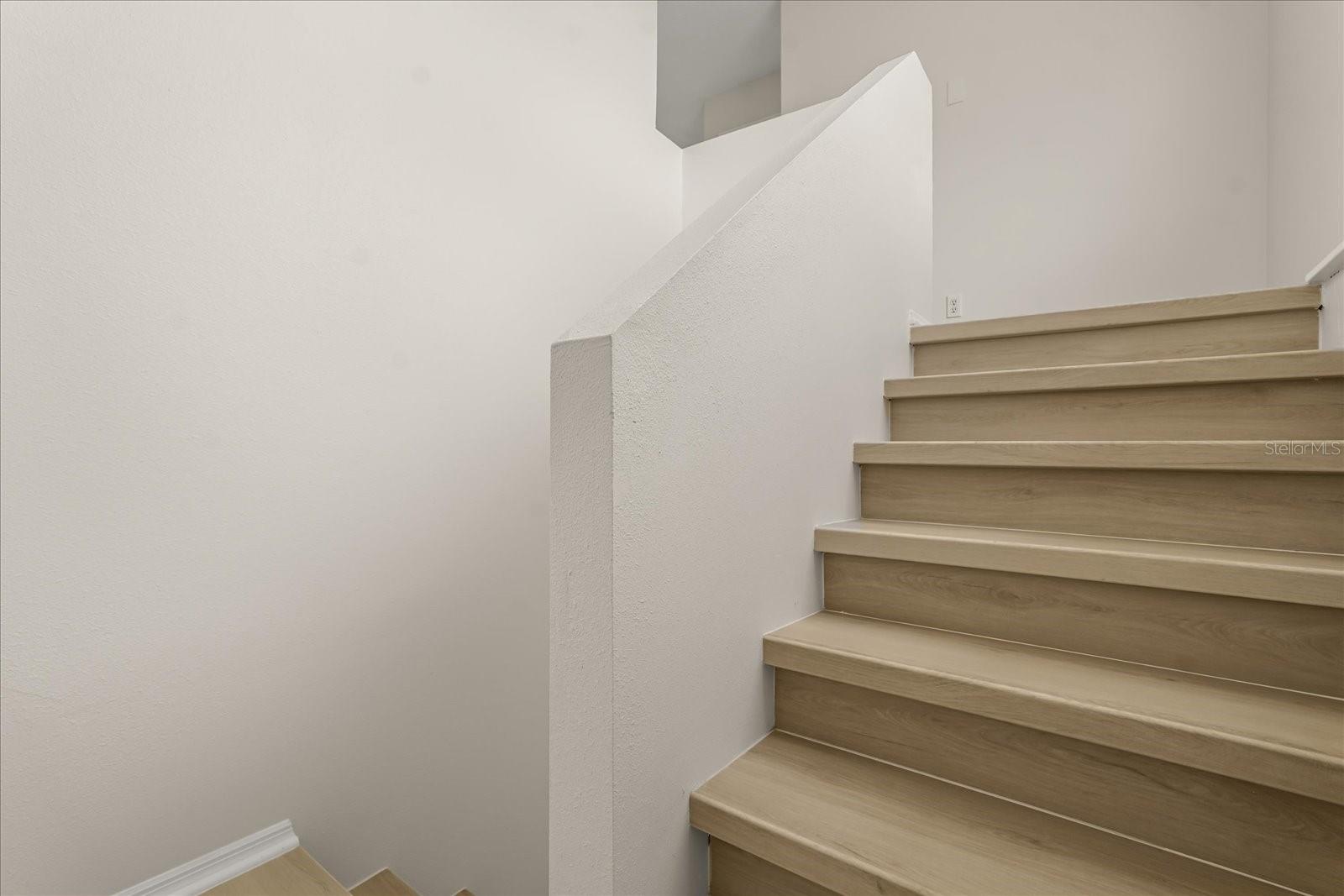 Listing photo id 23 for 14396 Island Cove Drive