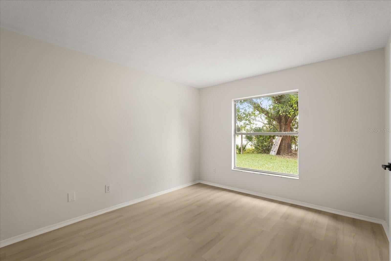 Listing photo id 25 for 14396 Island Cove Drive