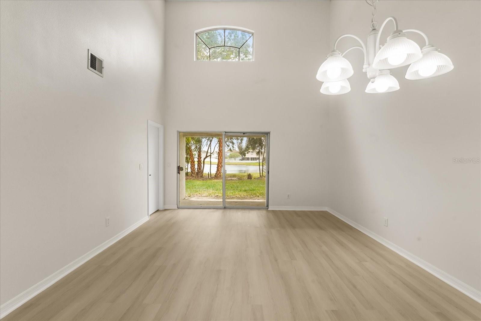 Listing photo id 5 for 14396 Island Cove Drive