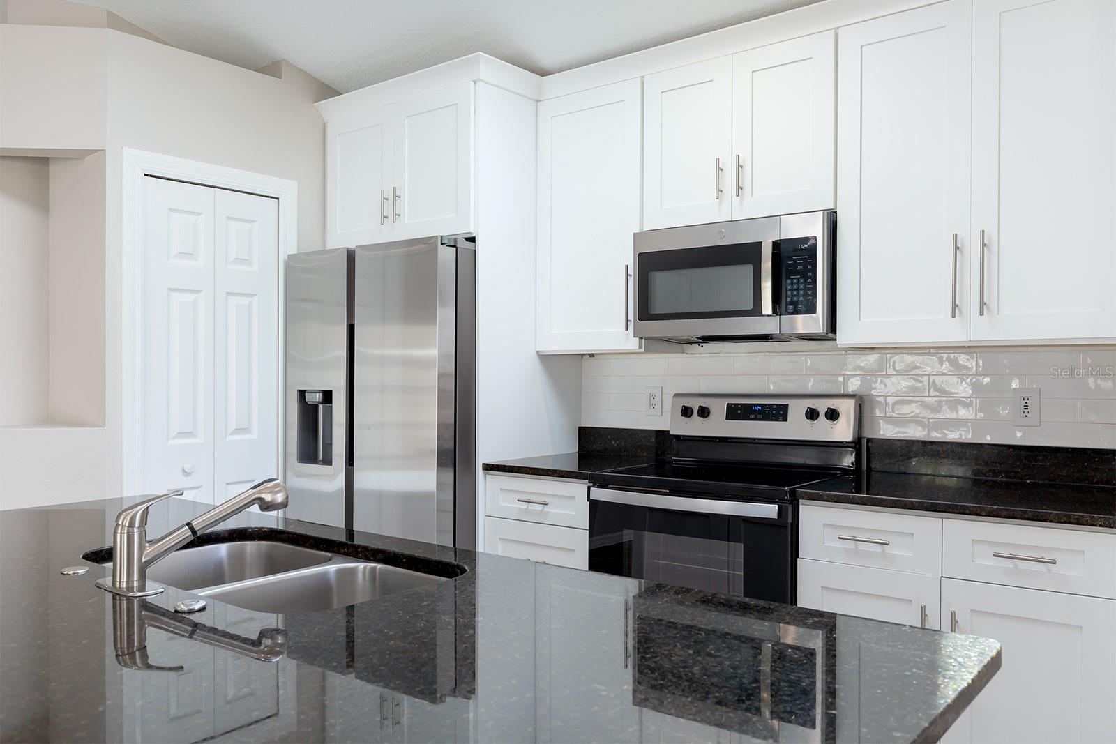 Image 10 of 31 For 1637 Lakewood Avenue