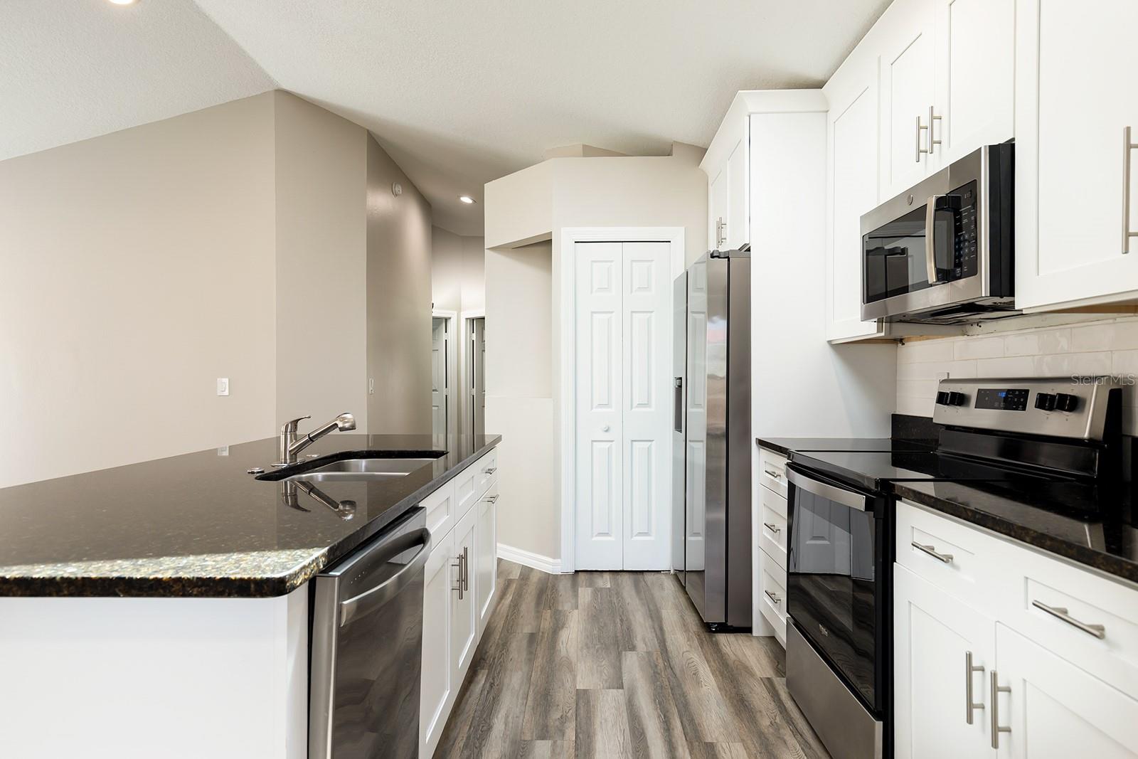 Image 12 of 31 For 1637 Lakewood Avenue