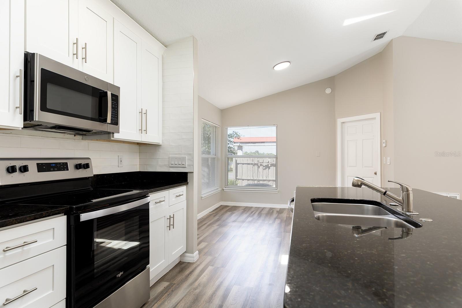 Image 13 of 31 For 1637 Lakewood Avenue