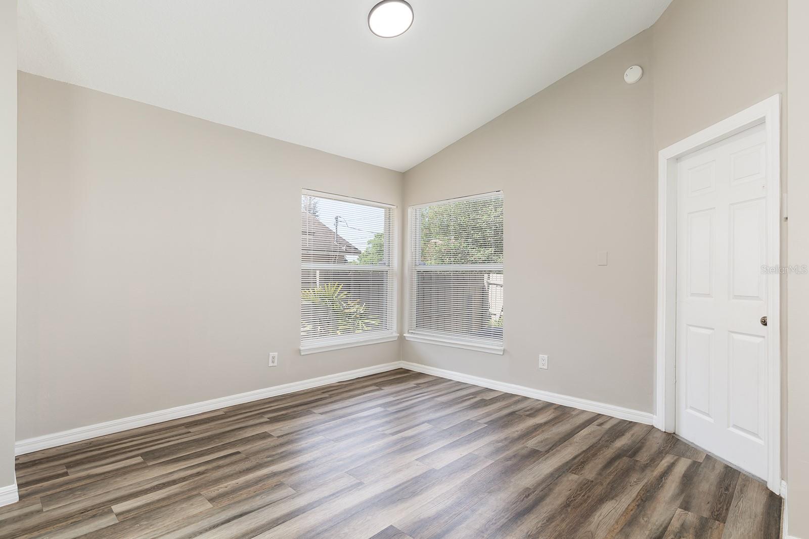 Image 14 of 31 For 1637 Lakewood Avenue