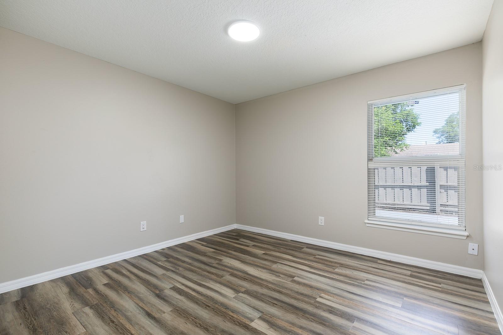 Image 21 of 31 For 1637 Lakewood Avenue