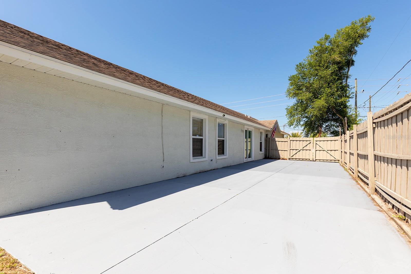 Image 23 of 31 For 1637 Lakewood Avenue