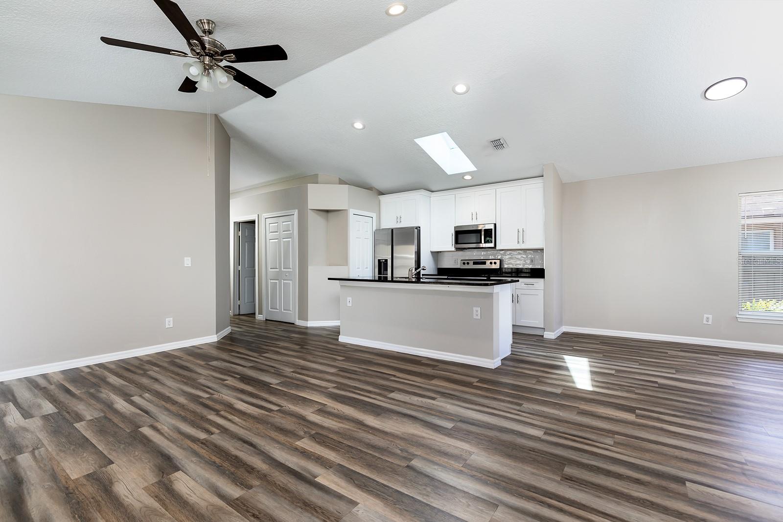 Image 5 of 31 For 1637 Lakewood Avenue