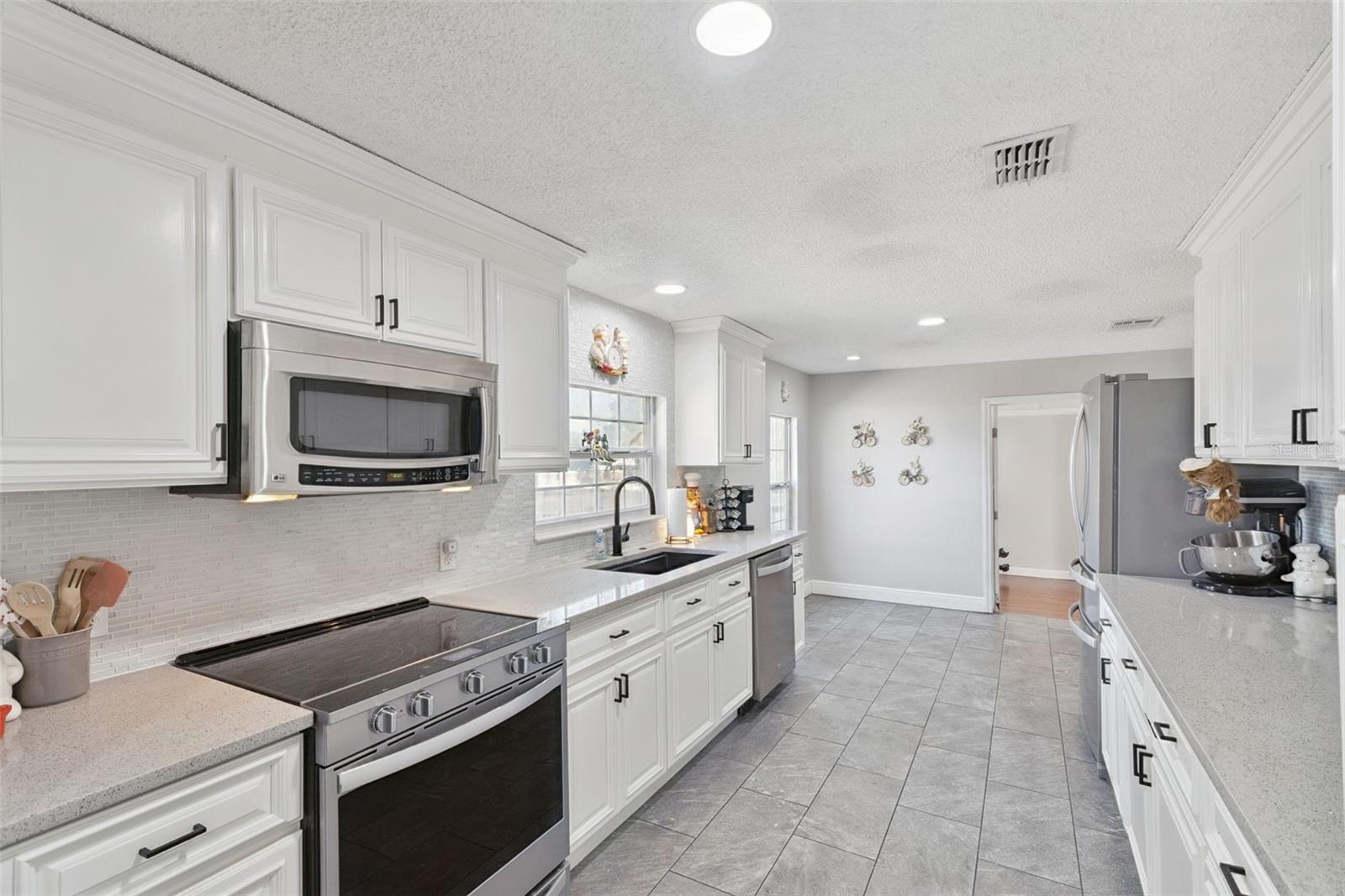 Image 9 of 22 For 14655 Liberty Street