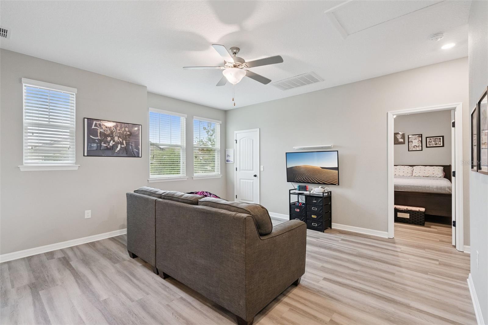 Image 22 of 74 For 9256 Grand Island Way