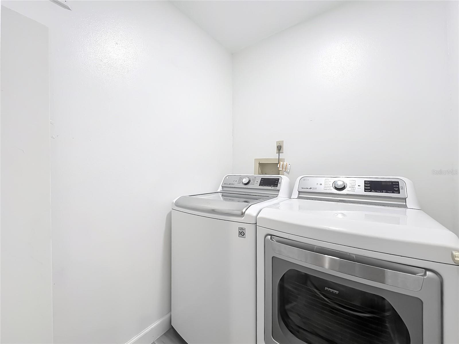 Image 23 of 30 For 2966 Golden View Lane