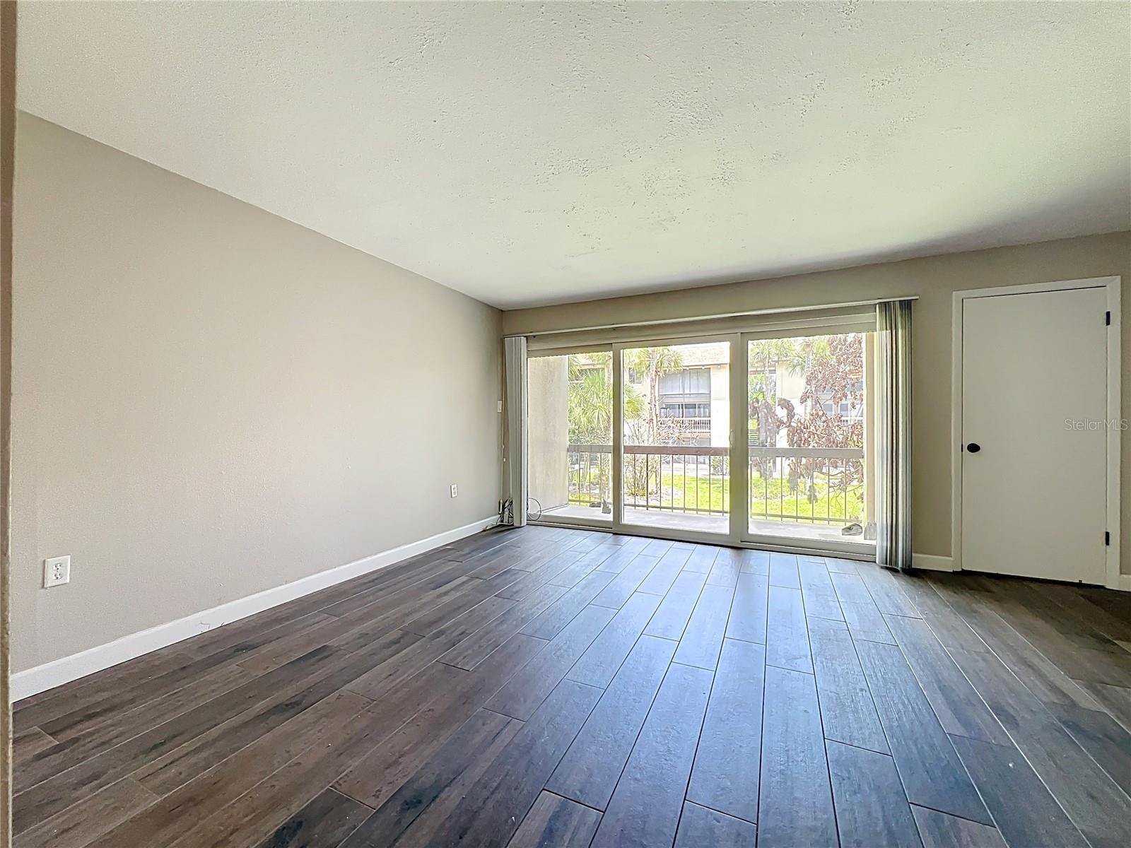 Image 10 of 40 For 590 Orange Drive 136