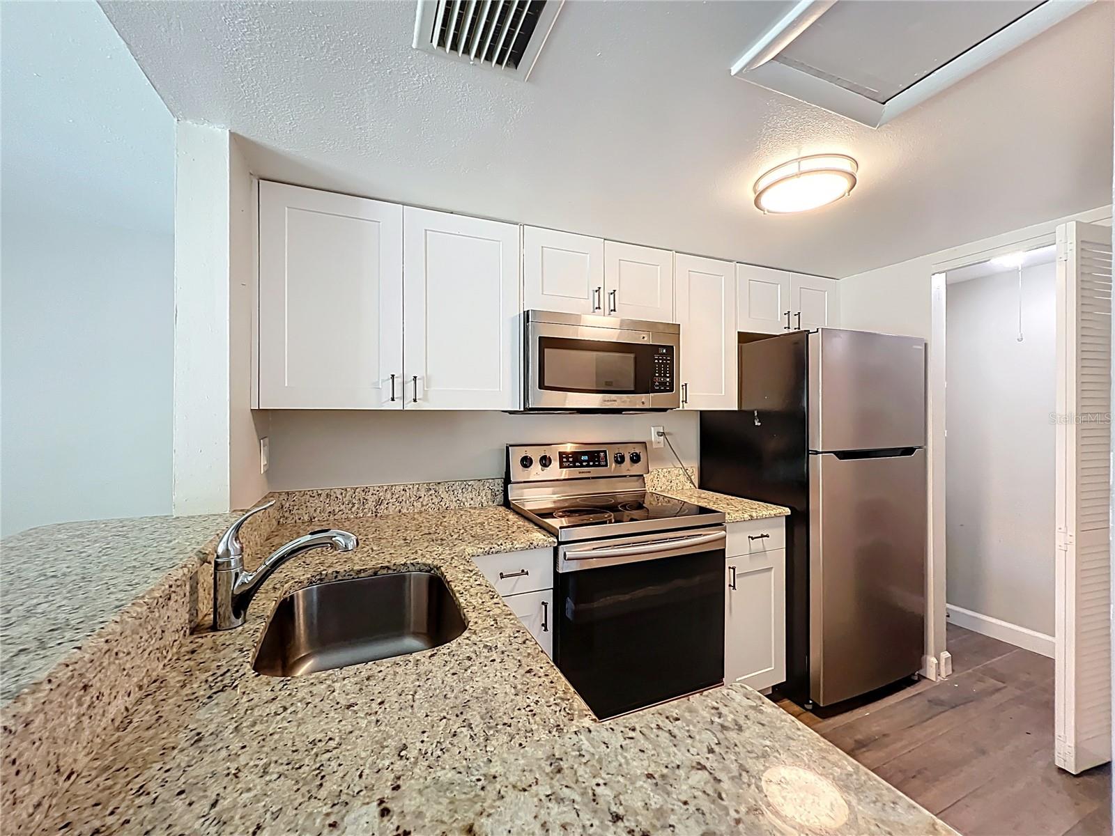 Image 12 of 40 For 590 Orange Drive 136