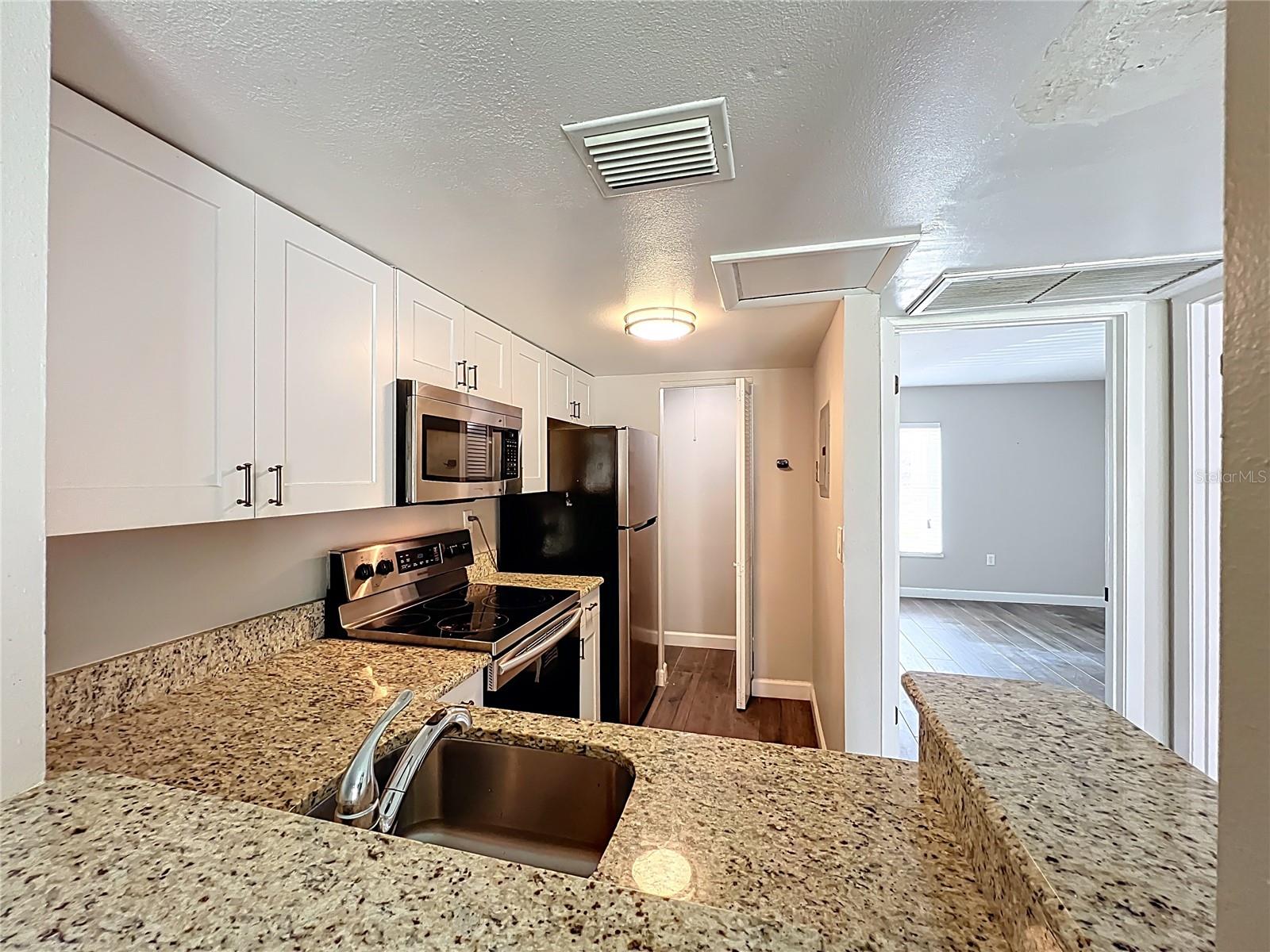 Image 13 of 40 For 590 Orange Drive 136