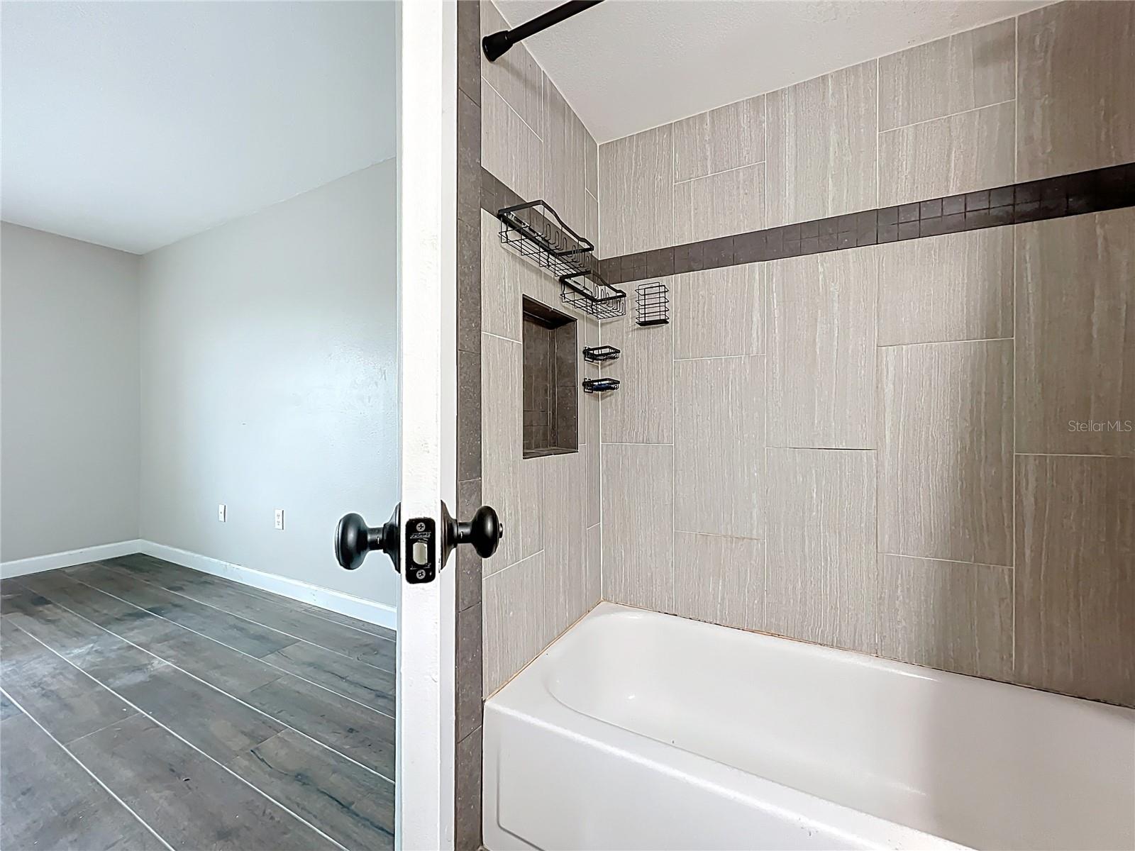 Image 23 of 40 For 590 Orange Drive 136