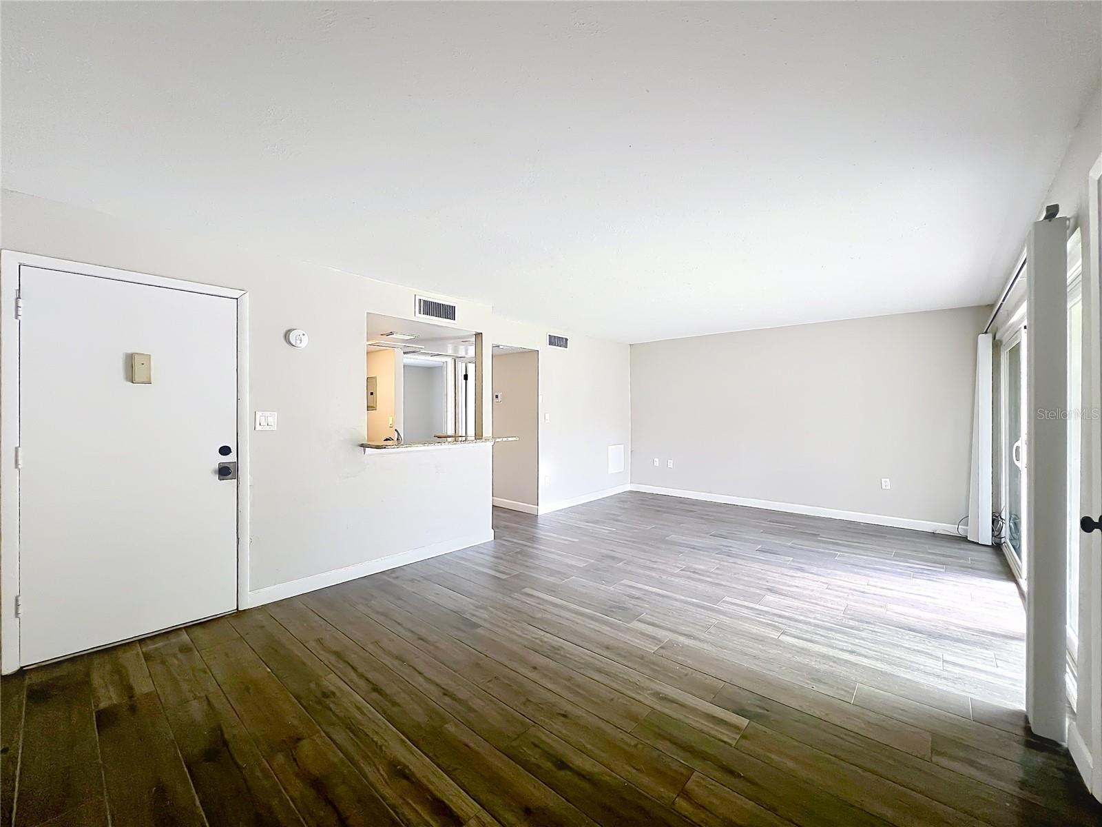 Image 4 of 40 For 590 Orange Drive 136