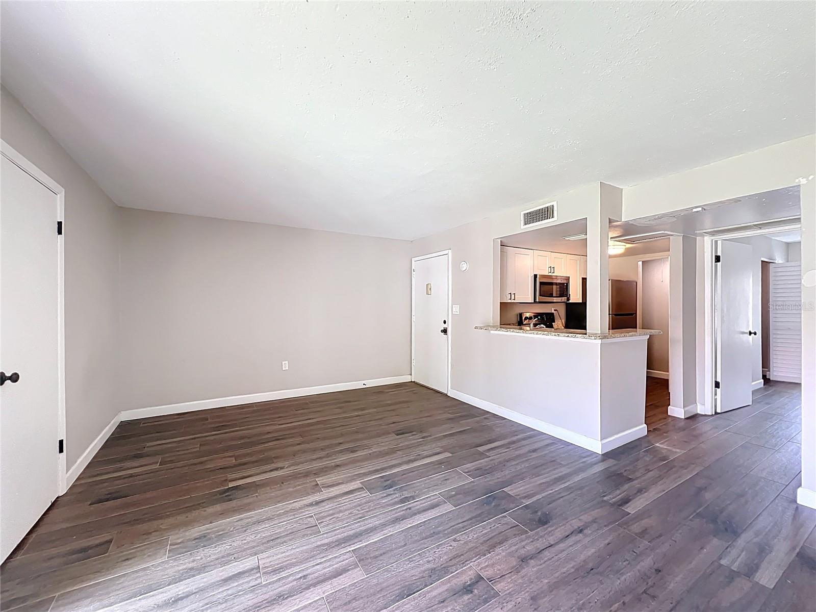 Image 5 of 40 For 590 Orange Drive 136