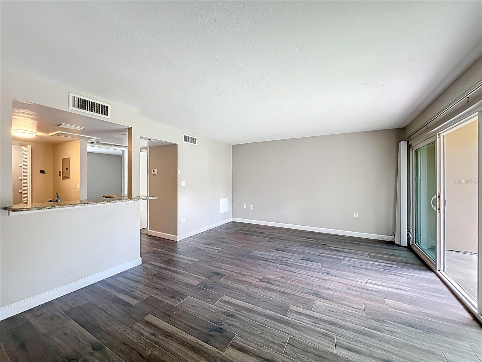 Image 6 of 40 For 590 Orange Drive 136