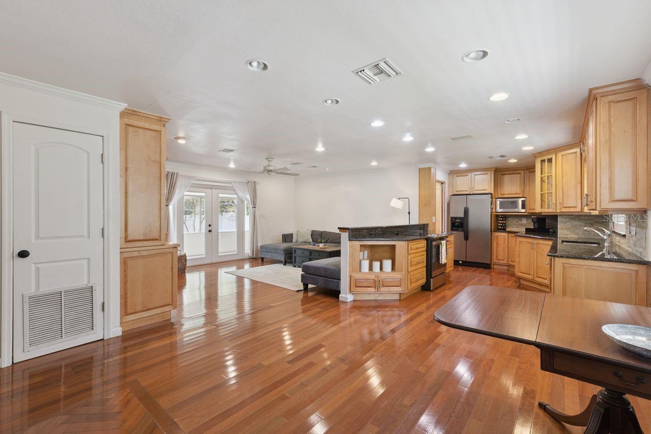 Image 3 of 24 For 3012 Leslie Drive