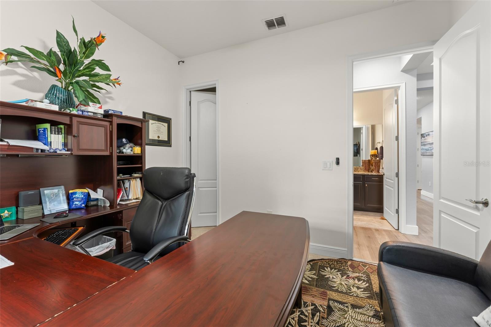 Image 16 of 35 For 9913 Winnington Street