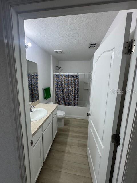 Image 7 of 12 For 1221 Priory Circle