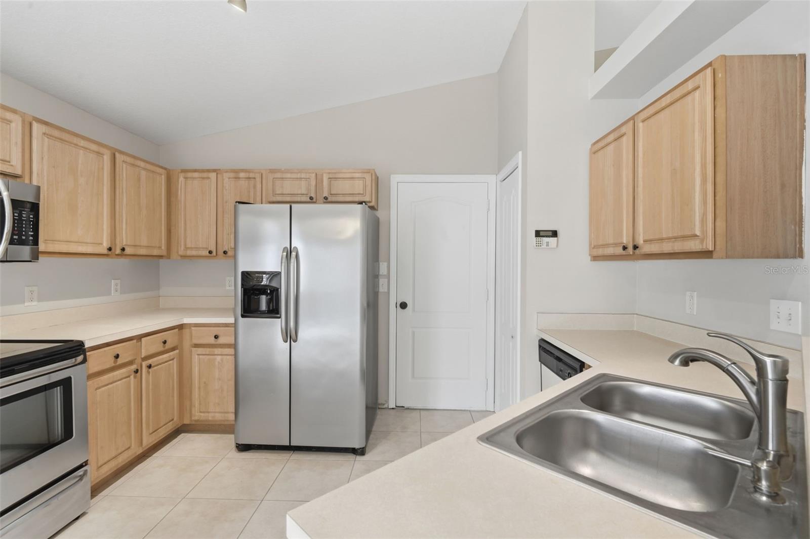 Image 12 of 34 For 38 Vanna Court