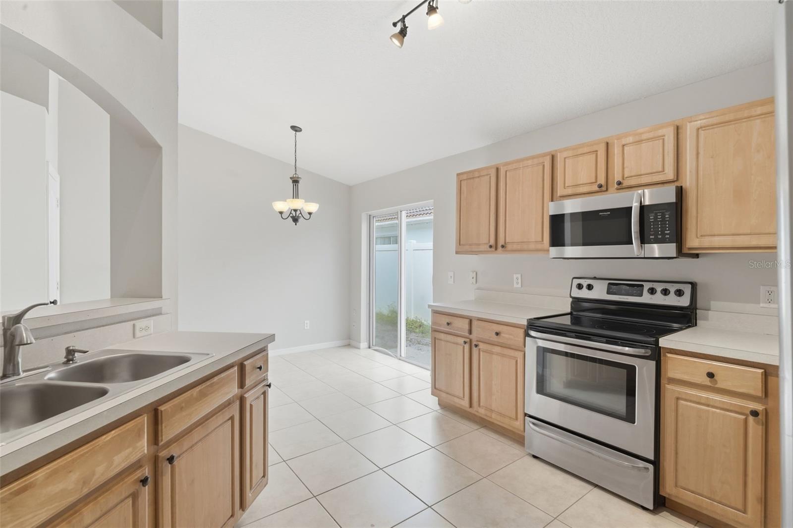 Image 14 of 34 For 38 Vanna Court