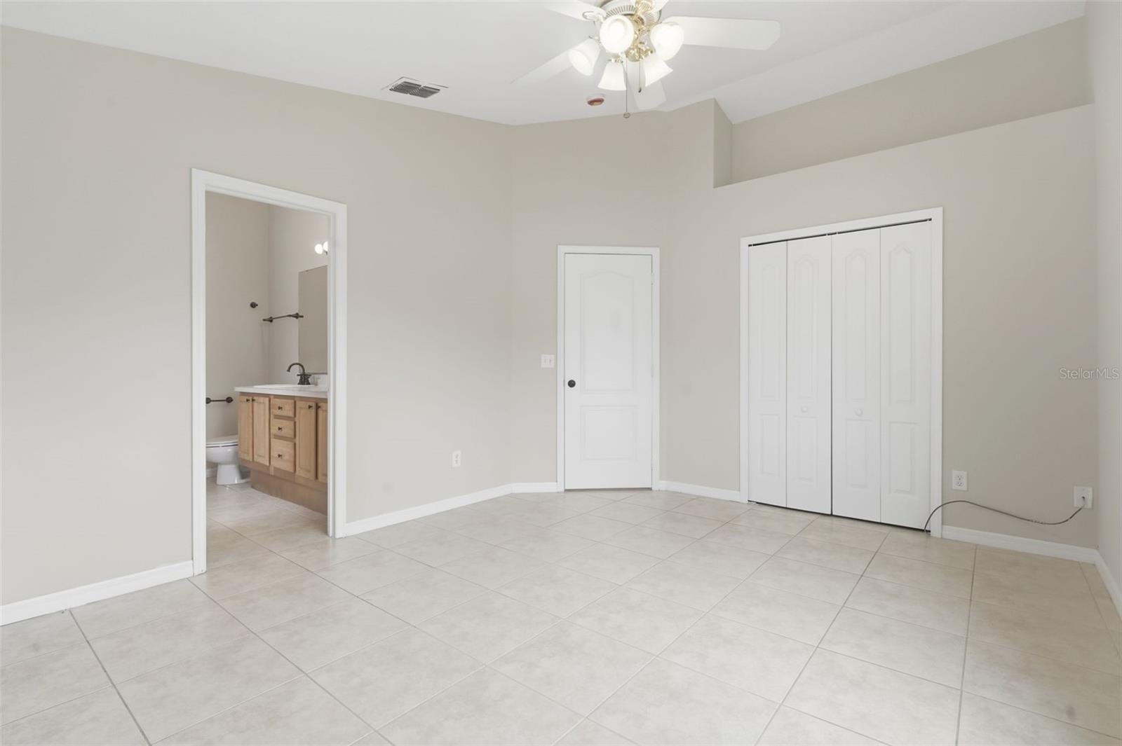 Image 22 of 34 For 38 Vanna Court