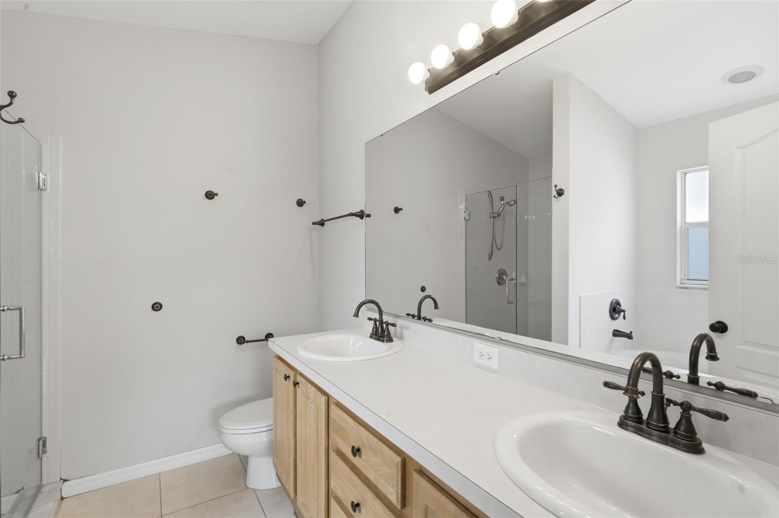 Image 24 of 34 For 38 Vanna Court