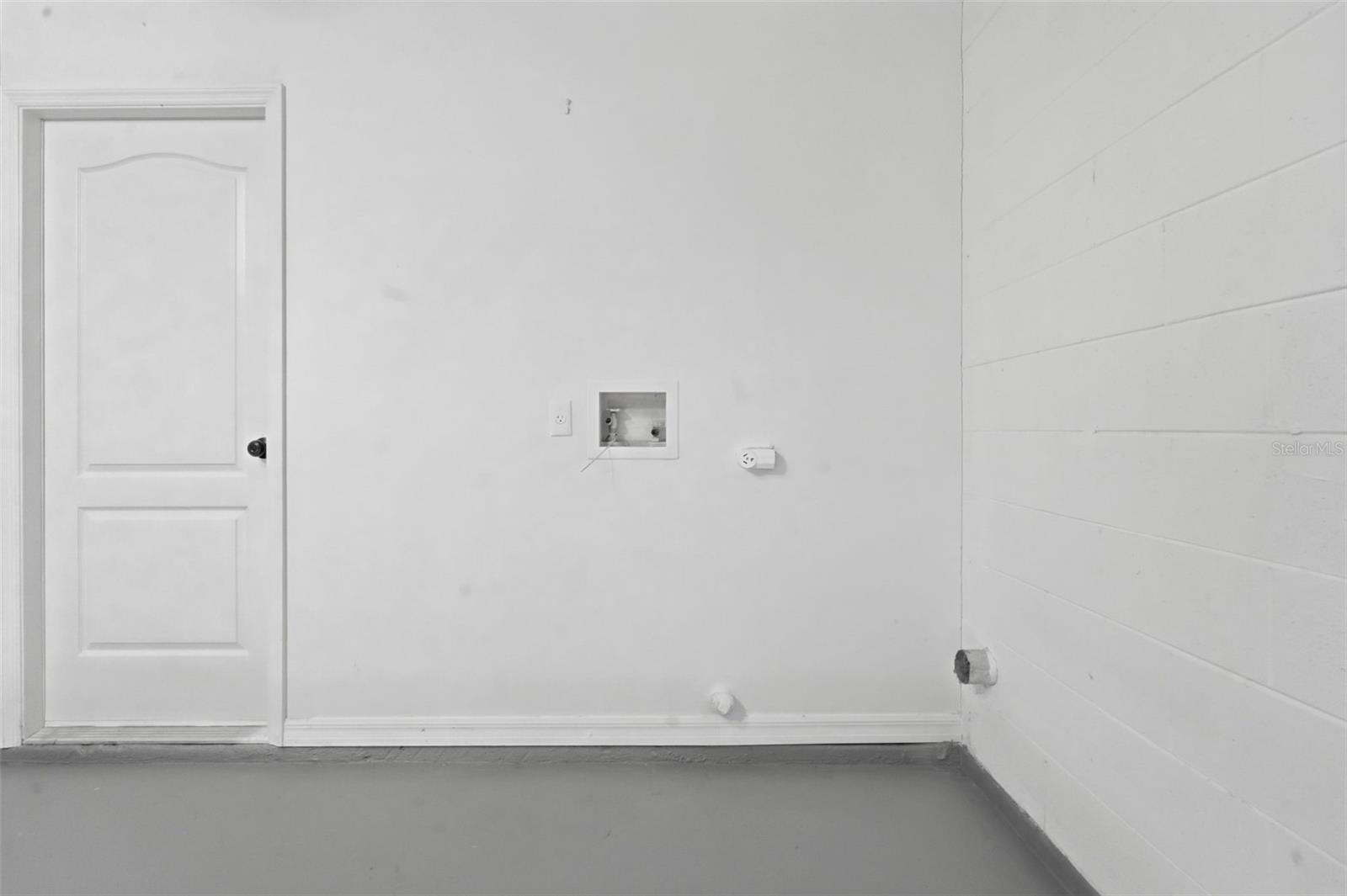 Image 25 of 34 For 38 Vanna Court