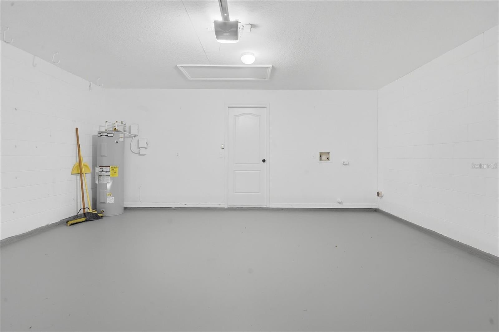 Image 26 of 34 For 38 Vanna Court