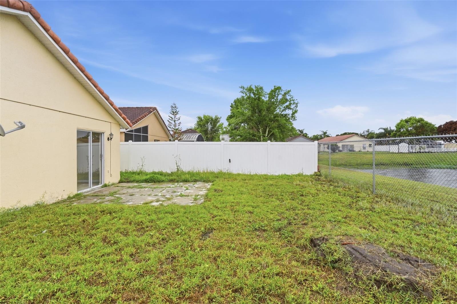 Image 29 of 34 For 38 Vanna Court