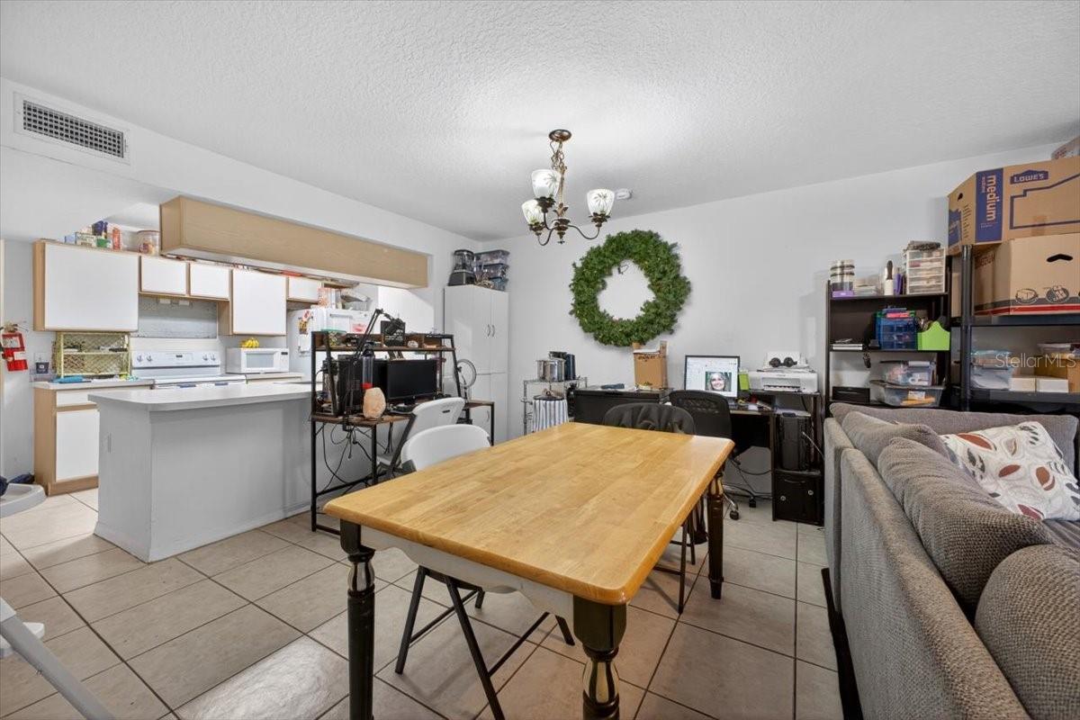 Image 10 of 23 For 8712 Rain Forest Place B