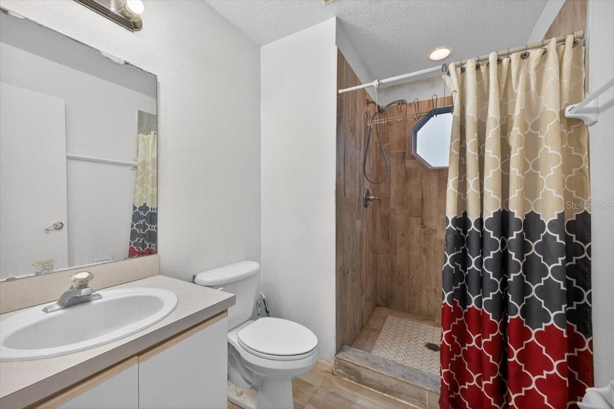 Image 14 of 23 For 8712 Rain Forest Place B