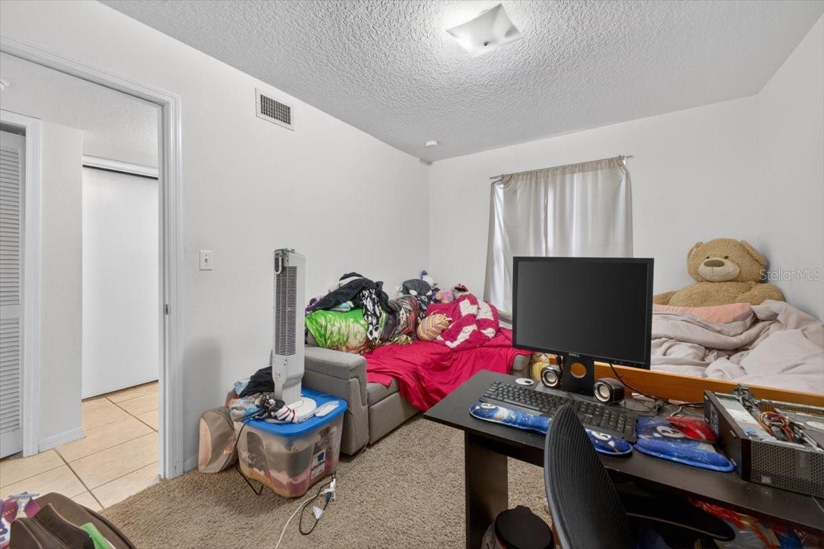 Image 3 of 23 For 8712 Rain Forest Place B