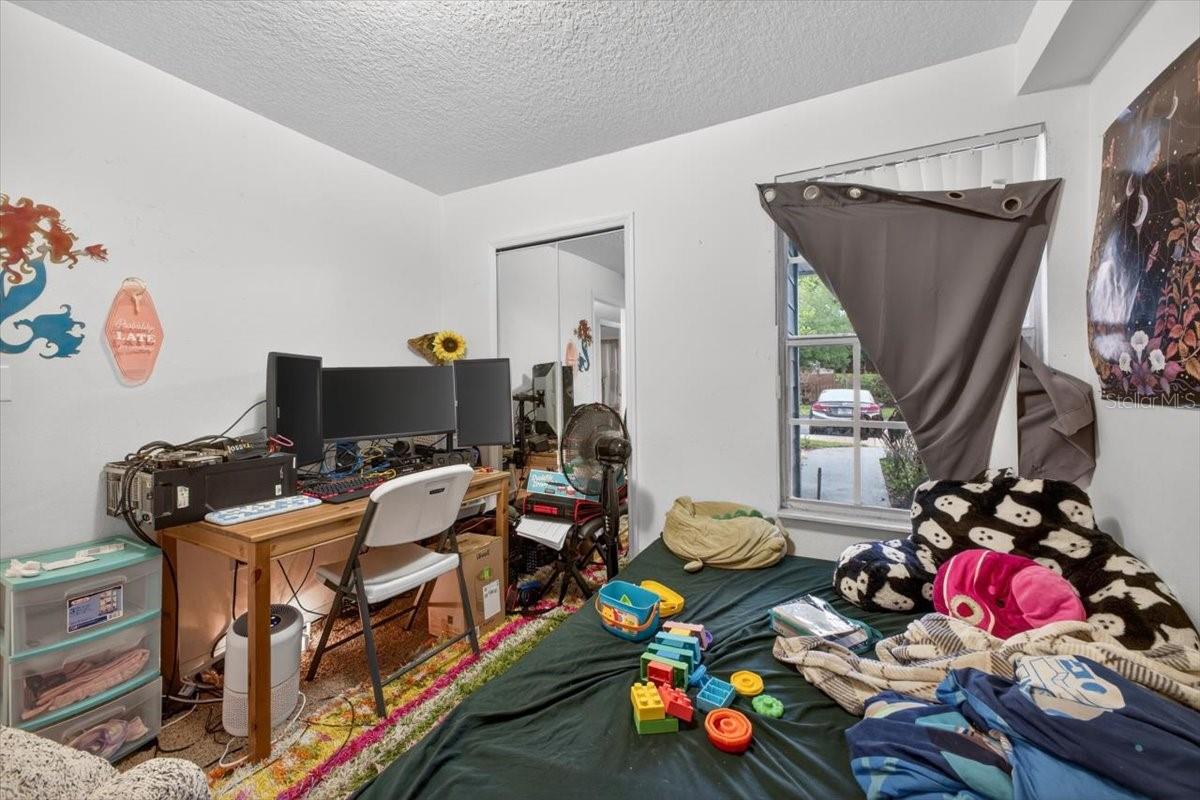 Image 5 of 23 For 8712 Rain Forest Place B