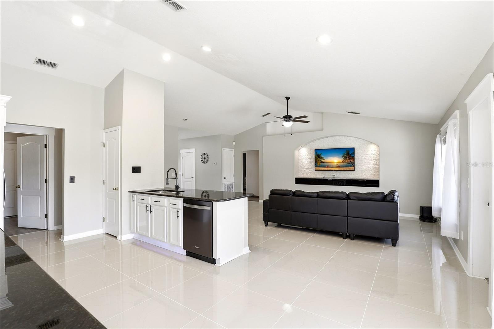 Image 16 of 40 For 36725 Oconee Avenue 36725