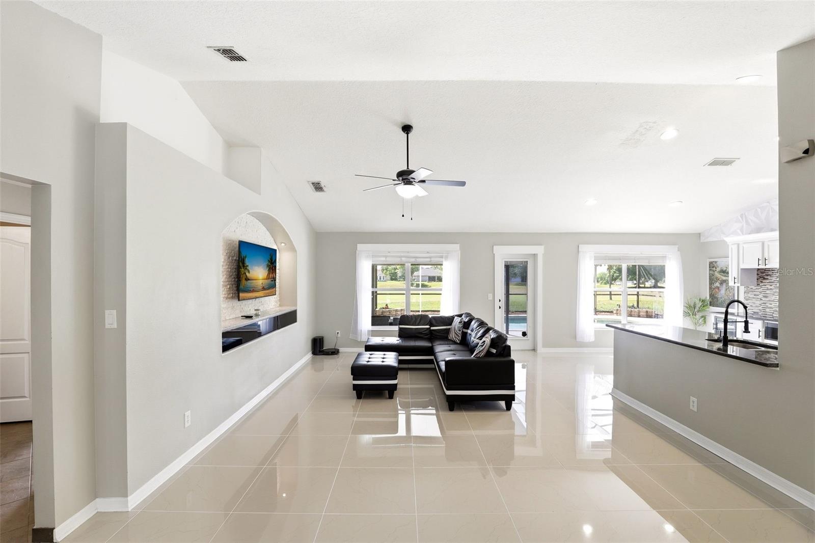 Image 9 of 40 For 36725 Oconee Avenue 36725