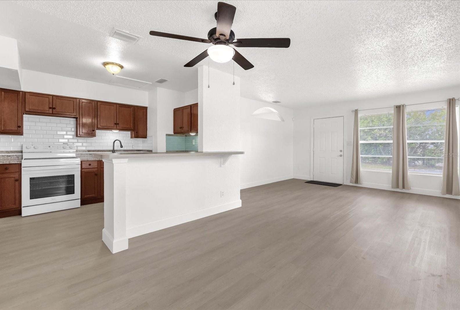 Image 4 of 25 For 7301 Cassino Avenue