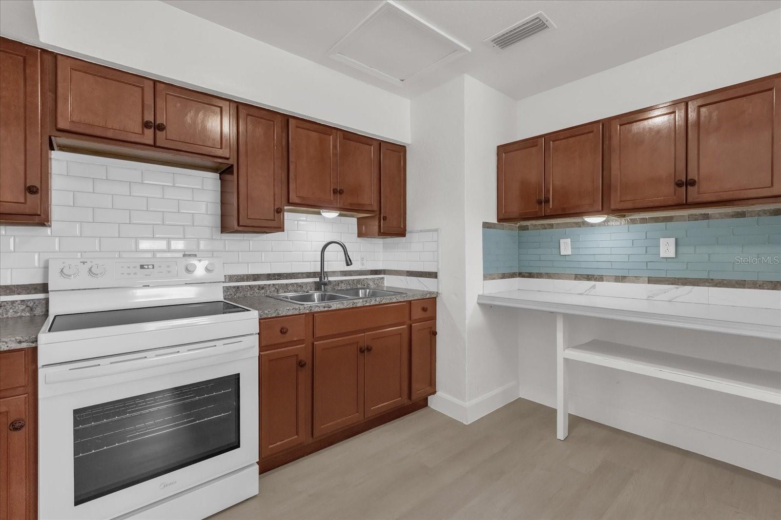 Image 6 of 25 For 7301 Cassino Avenue