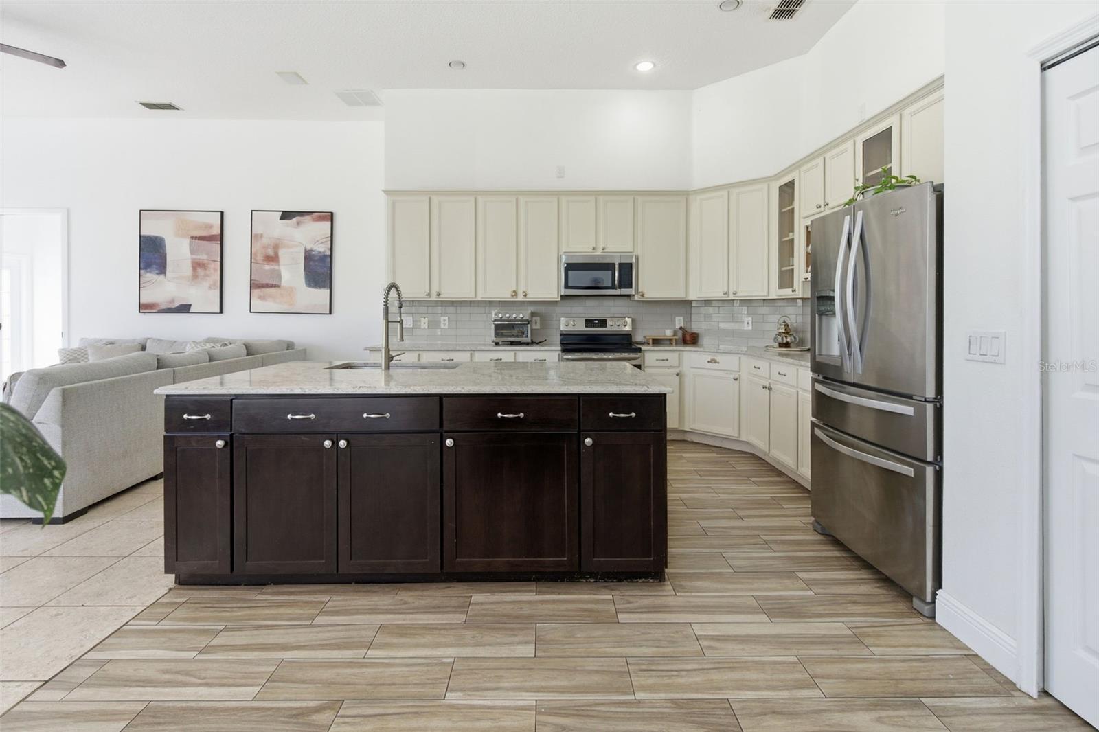 Image 11 of 51 For 4529 Caesar Avenue