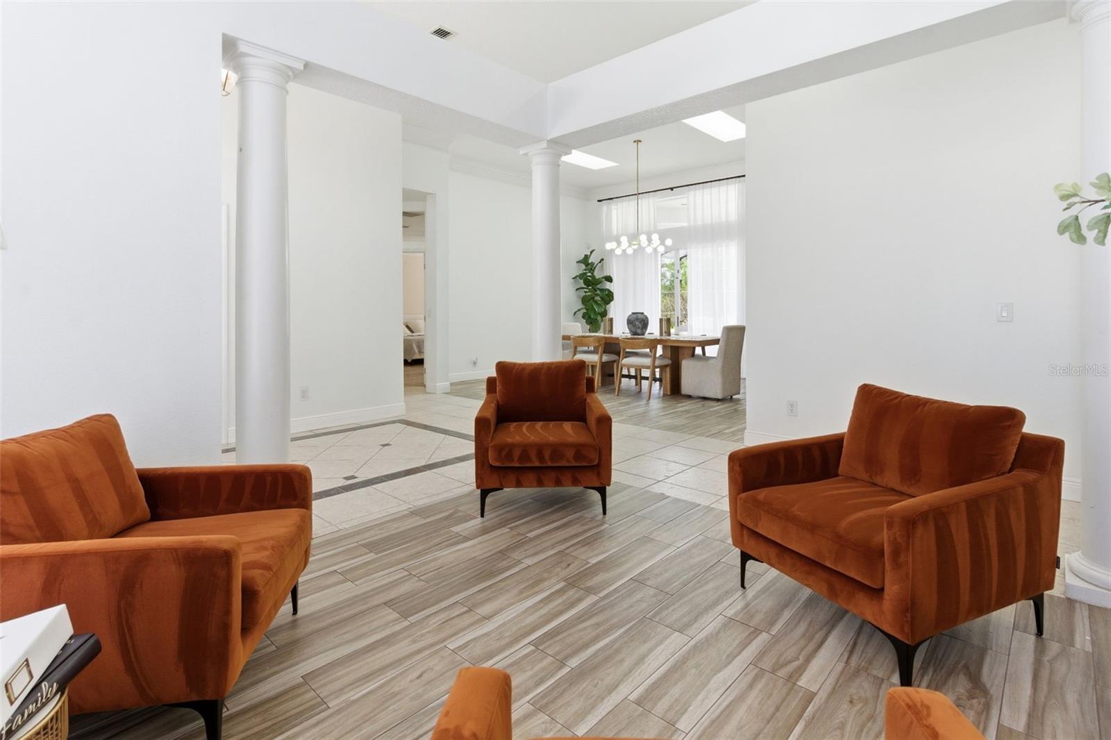 Image 4 of 51 For 4529 Caesar Avenue