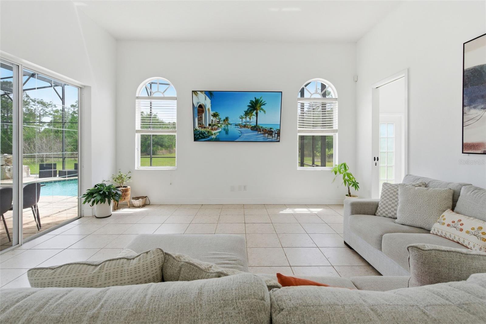 Image 8 of 51 For 4529 Caesar Avenue