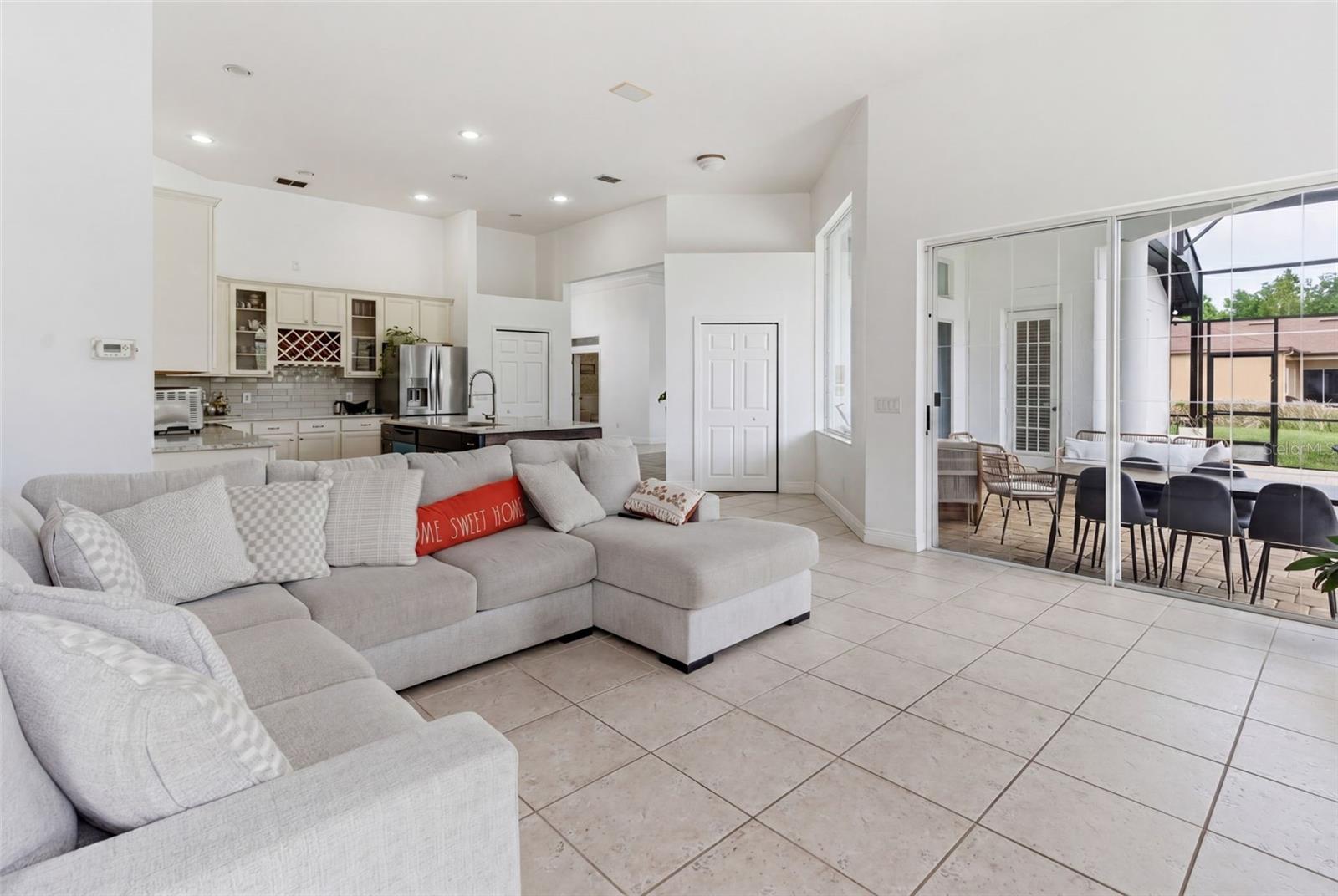 Image 9 of 51 For 4529 Caesar Avenue